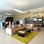 Villa современная вилла с частным бассейном *